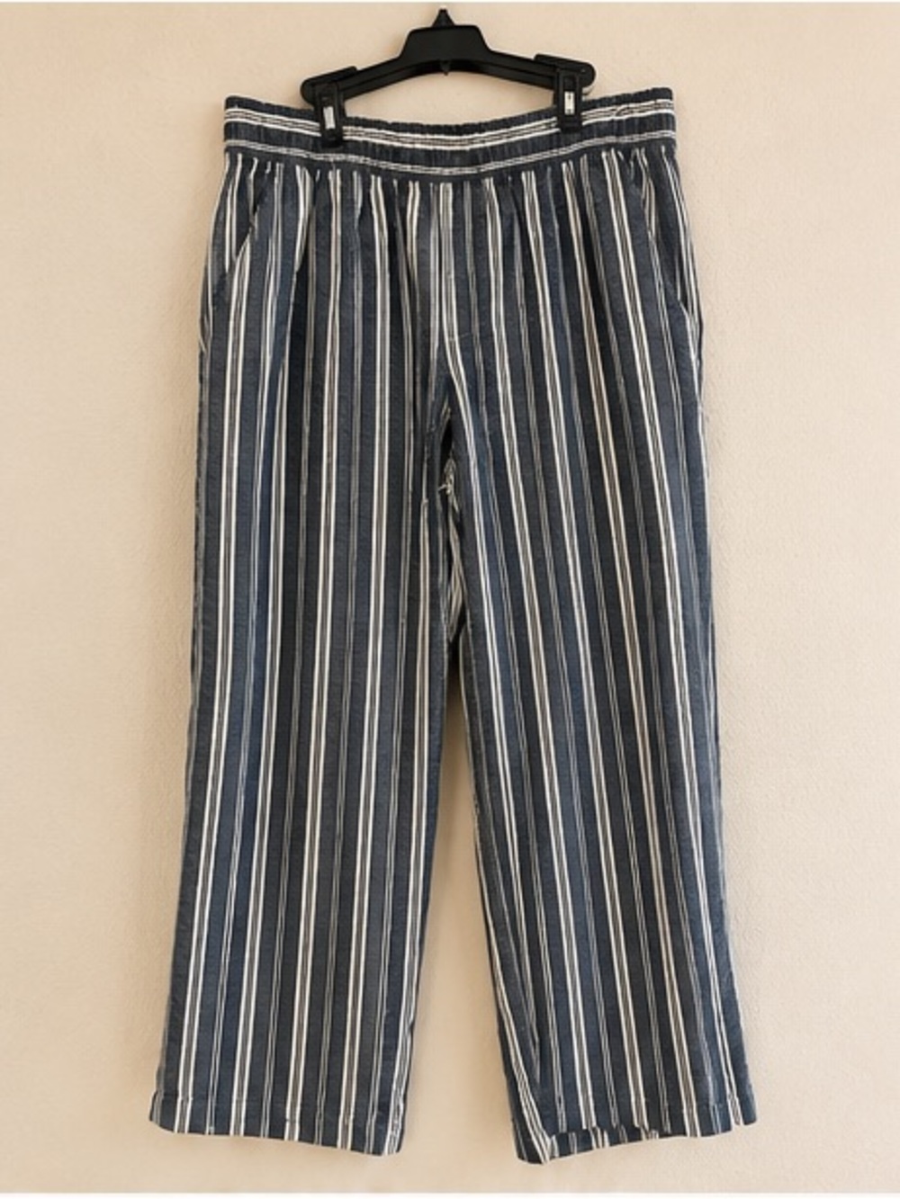 Old Navy Navy and White Vertical Stripe Wide-Leg Pants